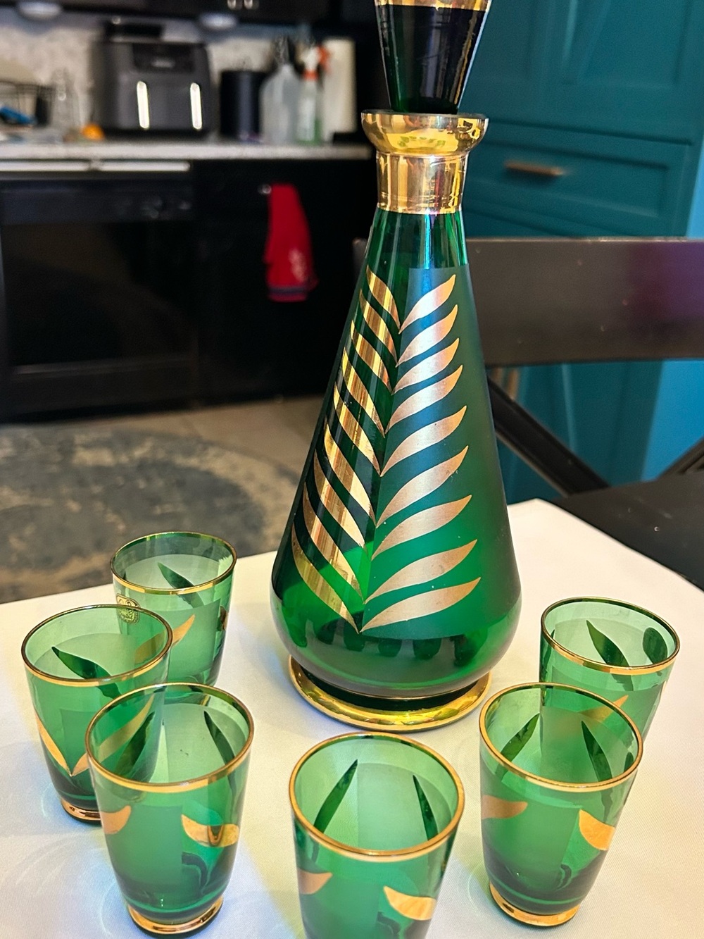 Green & Gold Glass Decanter Set - 7-Piece Elegant Home Dining Glassware